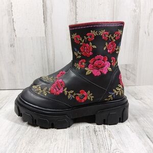 NEW FARM Rio Boho Floral Embroidered Black Chunky Ankle Boots #1451